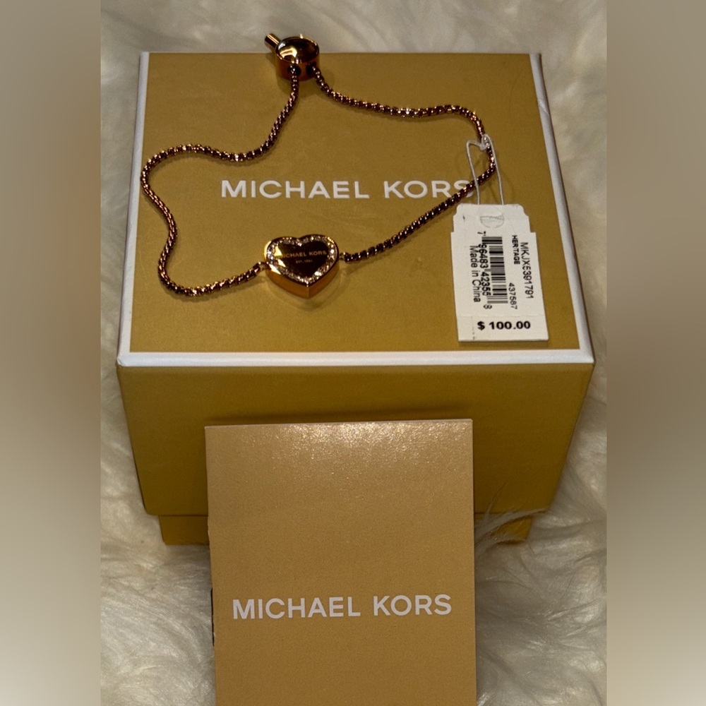 💕Michael Kors Rose Gold Heart Charm Bracelet - Picture 4 of 9